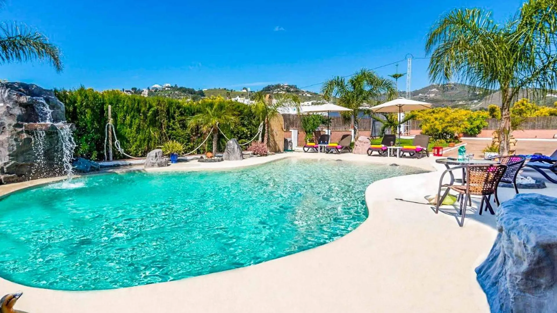 Villa Cortijillo Nerja contacts